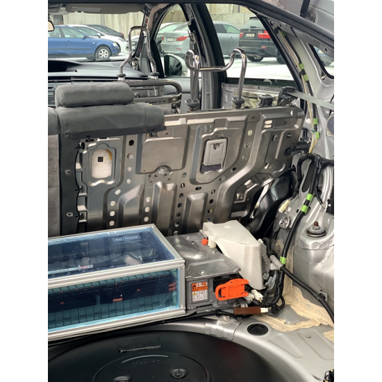 Toyota Prius 3 hibrid mérőjármű - metszet